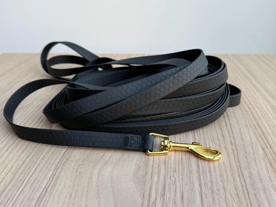 Grande longe 9 mètres pour chien, en biothane hexa [noir]